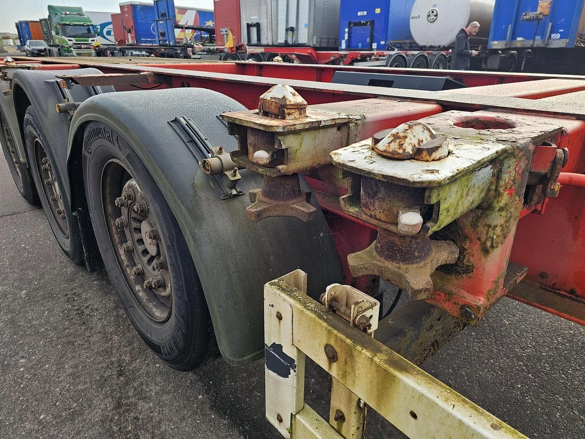Krone SD 27| FIXED CHASSIS | SAF DISC. 40 FT |2 X 20 FT| HIGHCUBE | 20 FOOT MIDDLE| LIGHT WEIGHT|4740 KG. 2004 imagen 12
