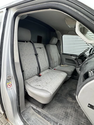 Volkswagen Transporter 2010 - 2.0 TDI L1H1 Trendline airco imagem 6