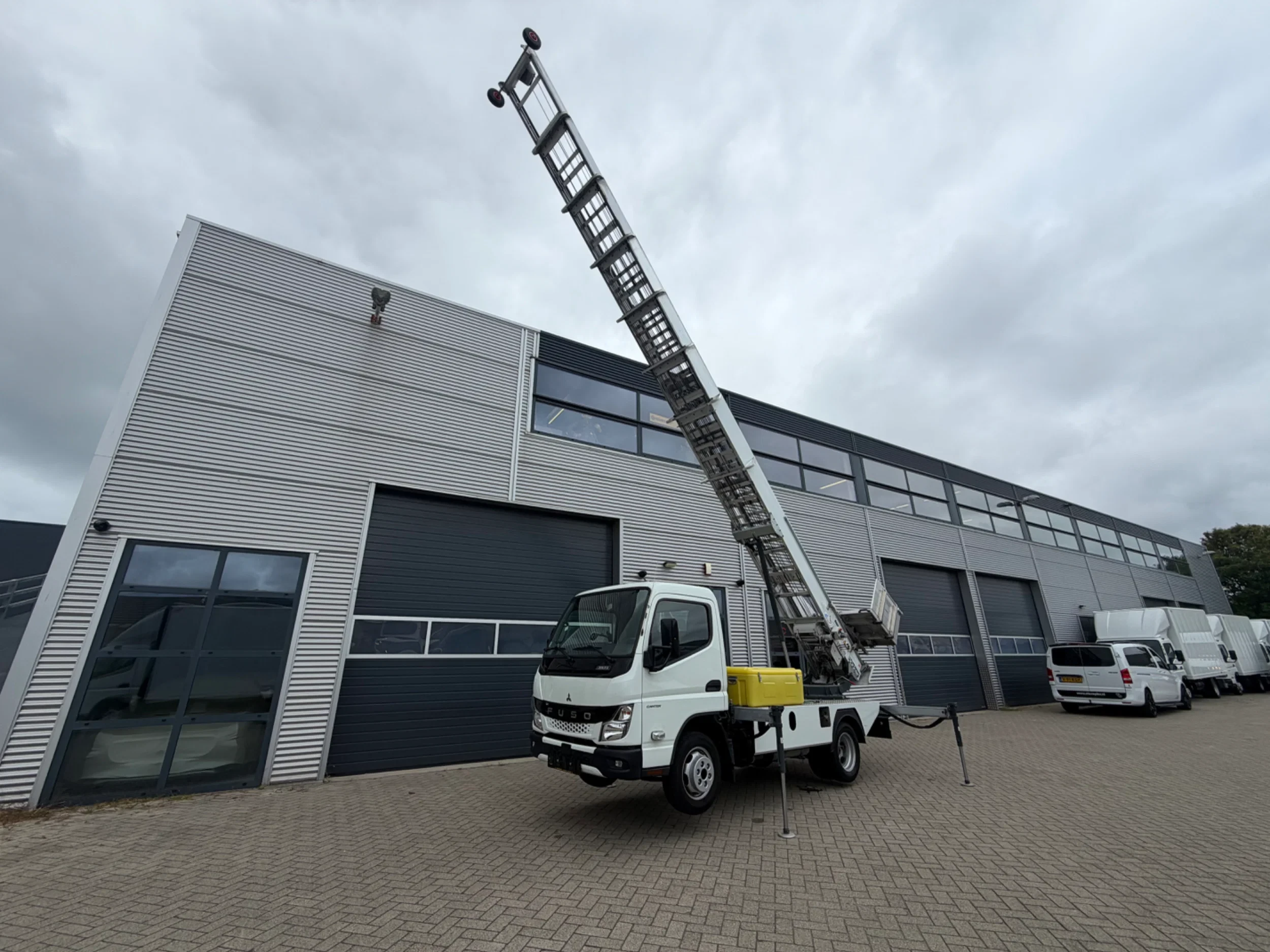 FUSO Canter 2024 - 3S15 Verhuis/Ladder 30M Böcker Lift 18000KM EURO 6 BPM VRIJ afbeelding 1