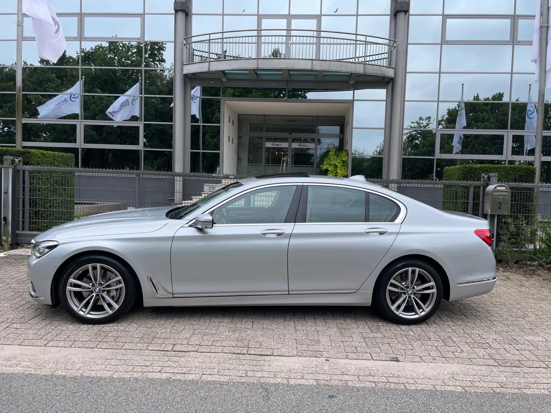 BMW 7 Serie 2016 - 740d xDrive High Executive aut ,schuifd./ trekhaak afbeelding 2