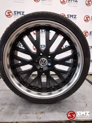 Volkswagen N/A - Occ Band 295/30R22 103V Roadian HP Nexen set image 1