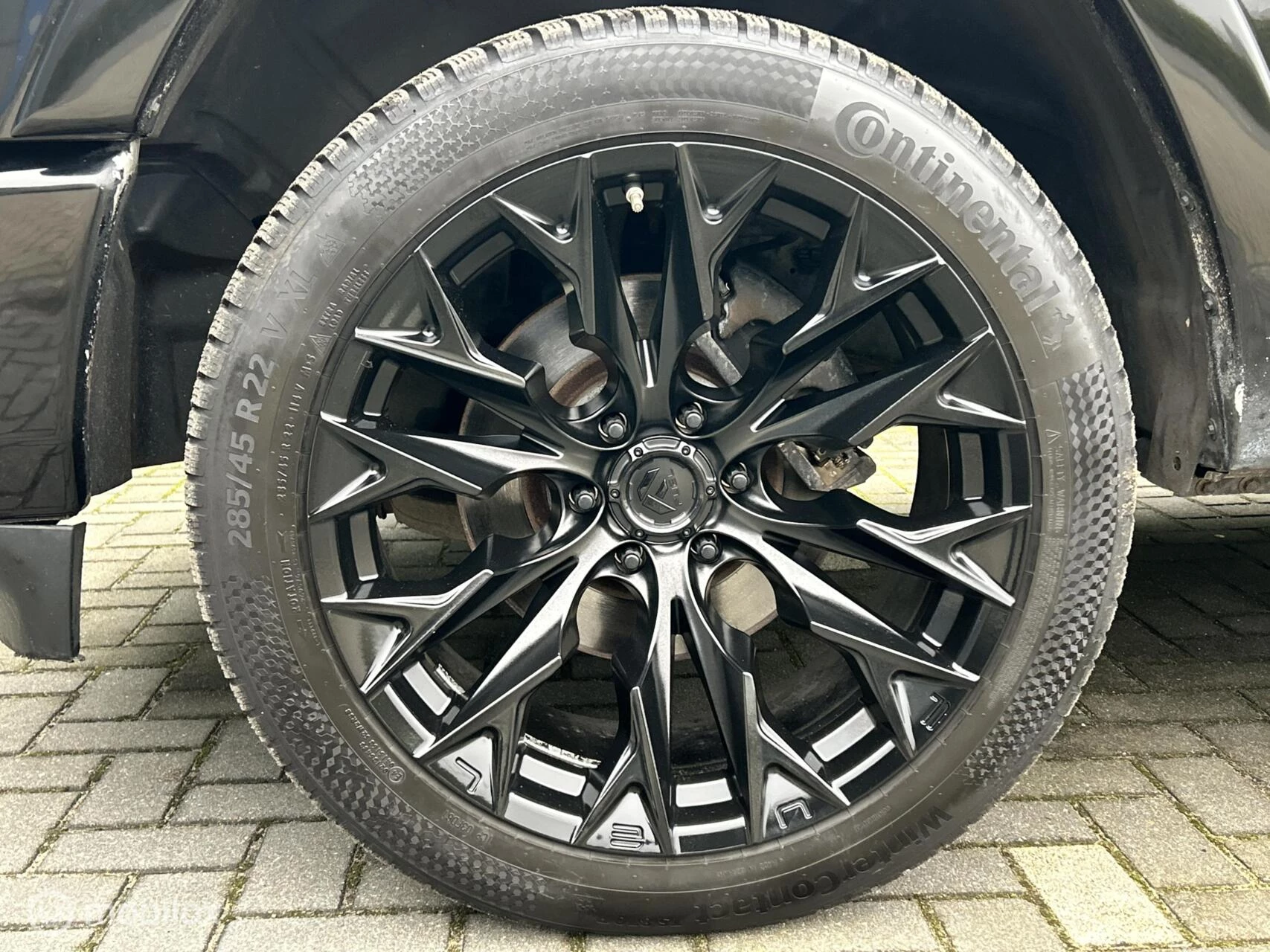 Dodge Ram 1500 2018 - 4X4 5.7 V8 4x4 Crew Cab Laramie black out lpg imagem 8