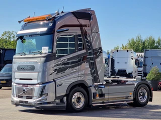Volvo FH 2026 - 16.780 Globetrotter XL Aero 4x2 - New - Full spec - Retarder - Night clima - Full air - NEW afbeelding 3 miniatuur
