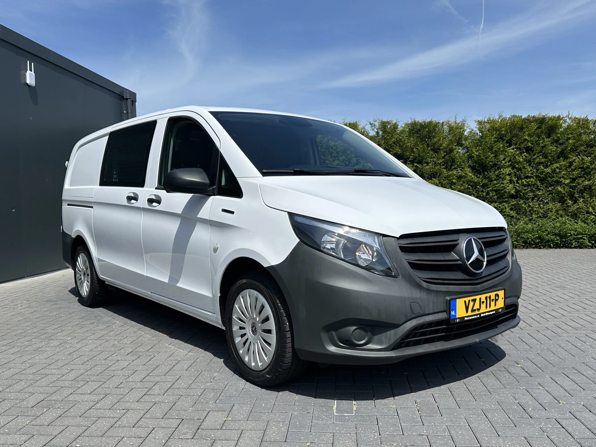 Mercedes-Benz eVito 2023 - 66 kWh / FULL ELECTRIC / SOH 93% / L2H1 / 43.007 KM / INRICHTING / 1e EIG. / CAMERA / 3-ZITS / CRUISE Bild 4