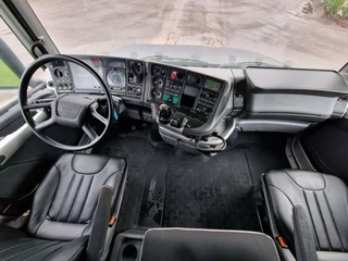 Scania T 2002 - T164-580 V8 Topline 4x2 - Original Torpedo/Hauber - Retarder - 4.70 WB - PTO/Hydraulic - Light bar - Leather seats obrazek 31