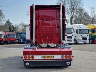 Scania T 2017 - T730 V8 Longline 6x2 - Show truck - Custom in- and exterior - New paint - New interior bild 6