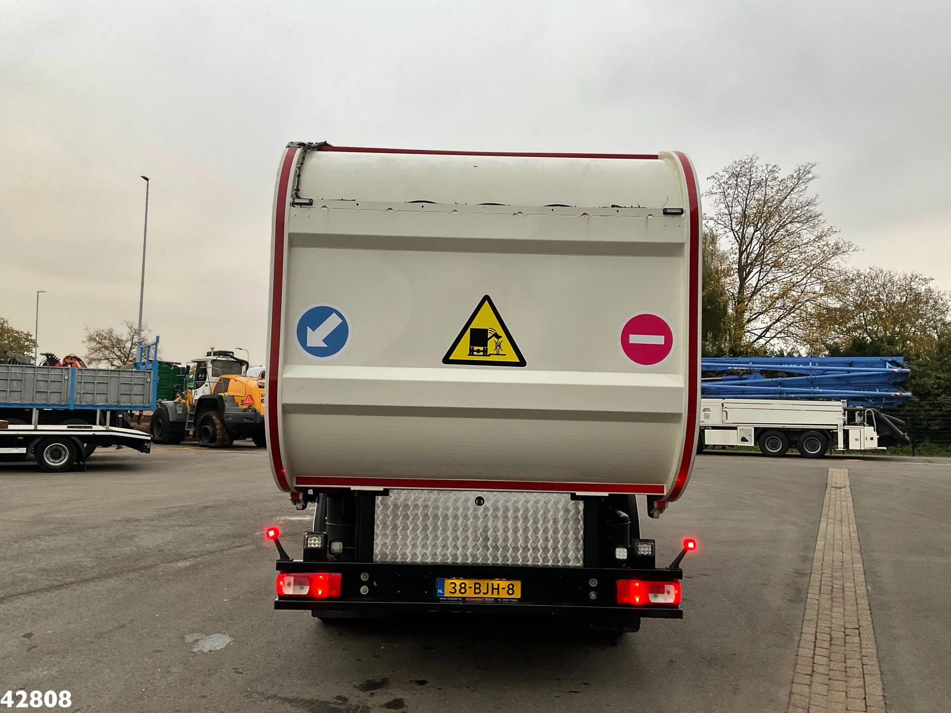 DAF FAN CF 290 VDL Translift zijlader 2017 Bild 8