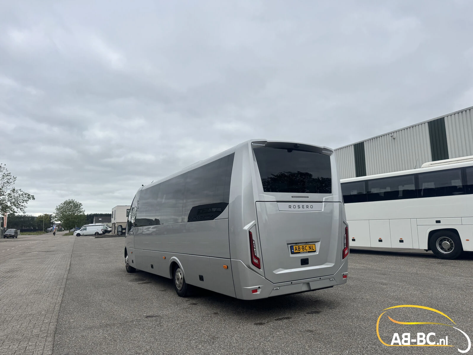 Iveco Rosero First Touring Electra, range 336 km, 24 Seats 2026 obrázek 18