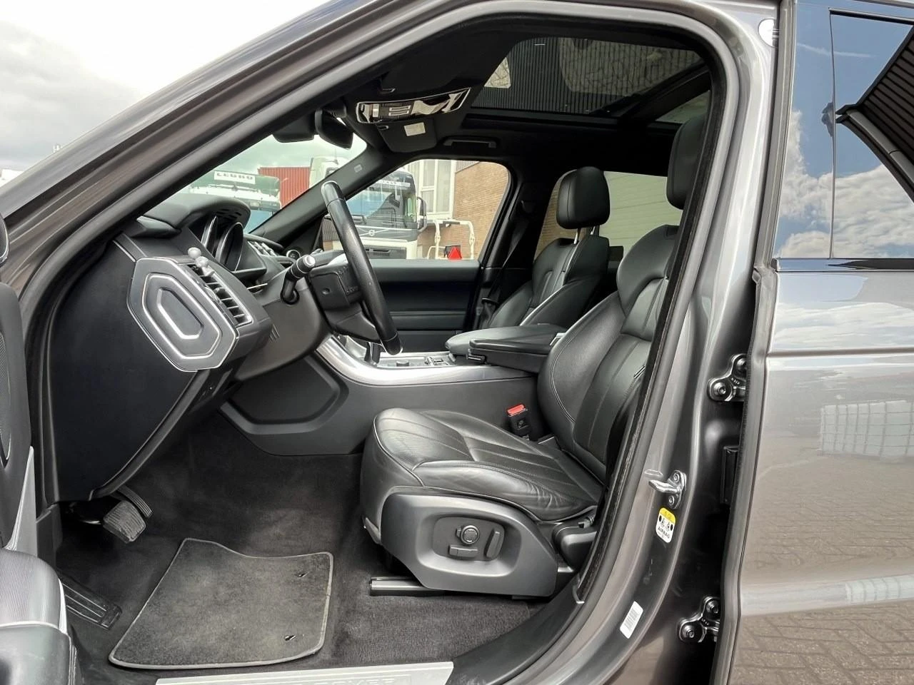 Land Rover Range Rover Sport 2017 image 11