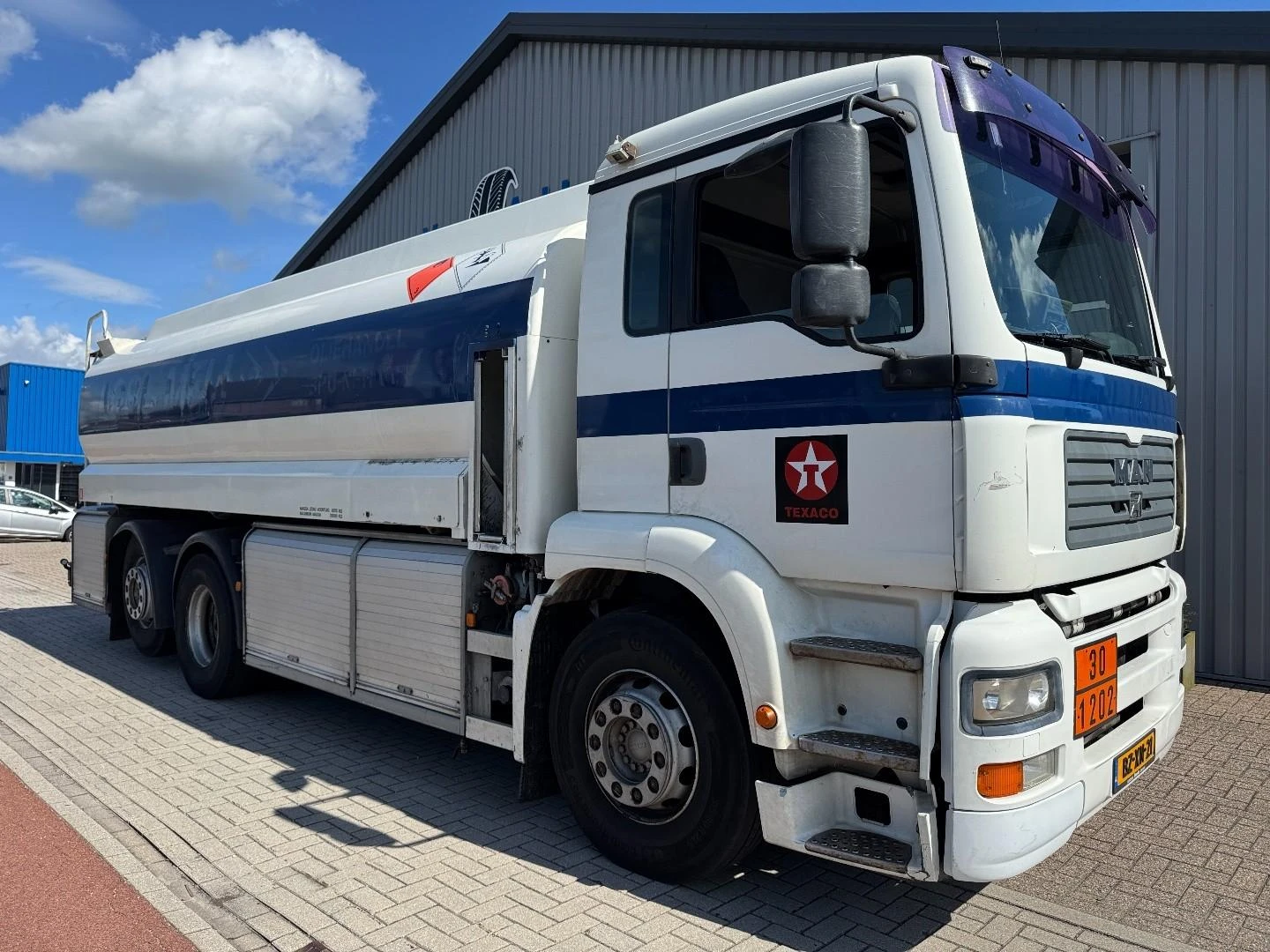 MAN TGA 2002 - 26.313, Fuel, 5 compartments, 19 M3, Pump, ADR afbeelding 1