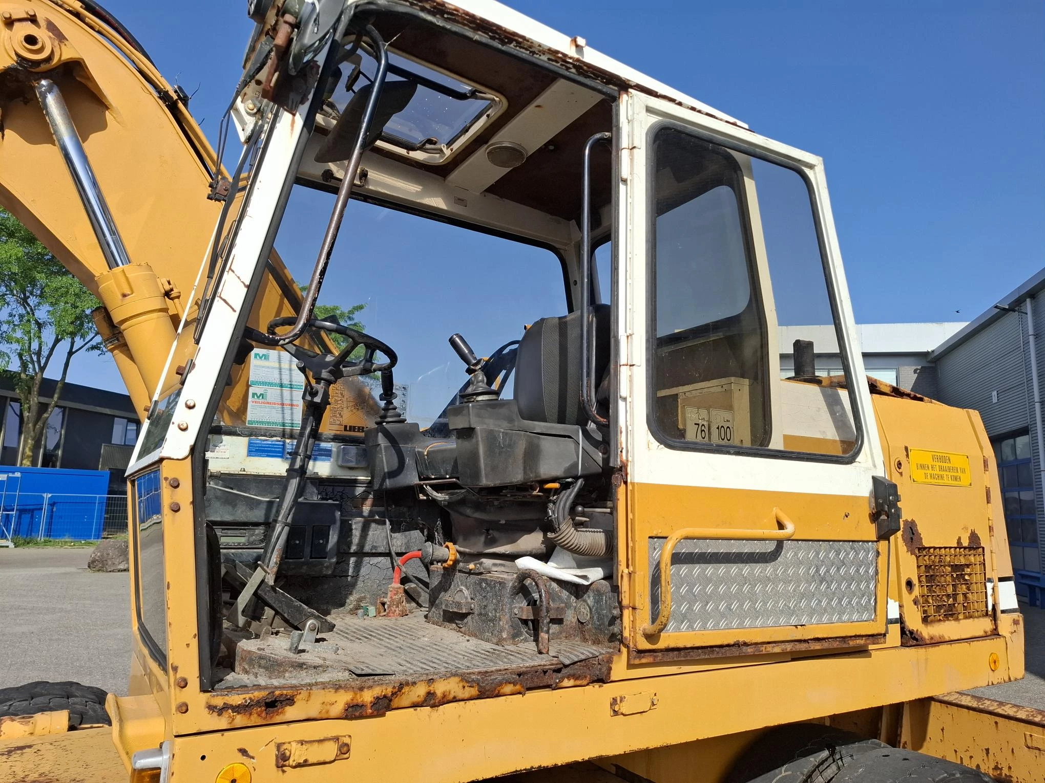 Liebherr 1991 - A900C / NL WHEELED EXCAVATOR / 67KW / 19025 HOURS / 1991 afbeelding 15