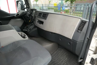 Volvo 240 2013 - FL | Carrier SUPRA 950Mt / Bi-temp | 3 Compartments | 297181Km | 2013 | 12Ton | 6 Cylinder | Dhollandia 1500Kg | Luxembourg Truck image 47