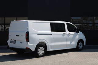 Ford Transit Custom 2024 - 320 2.0 TDCI L2H1 Trend DC 136pk - Carplay - Android - Camera - Trekhaak - LED koplampen - Stoelverwarming - Draadloos laden - Rijklaar imagem 5