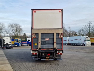 Mercedes-Benz Actros 2018 - 2646 6x2 - Isolated box with sidedoors - Zepro Loadlift - Full air obrazek 8