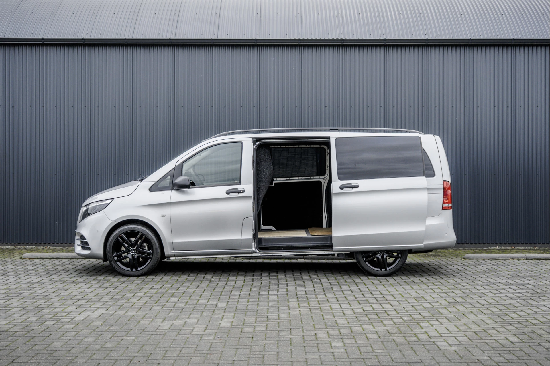 Mercedes-Benz Vito 2023 - 119 CDI | AMG Styling | ILS | Carplay | L+R Schuifdeur | Cruise | Camera immagine 6