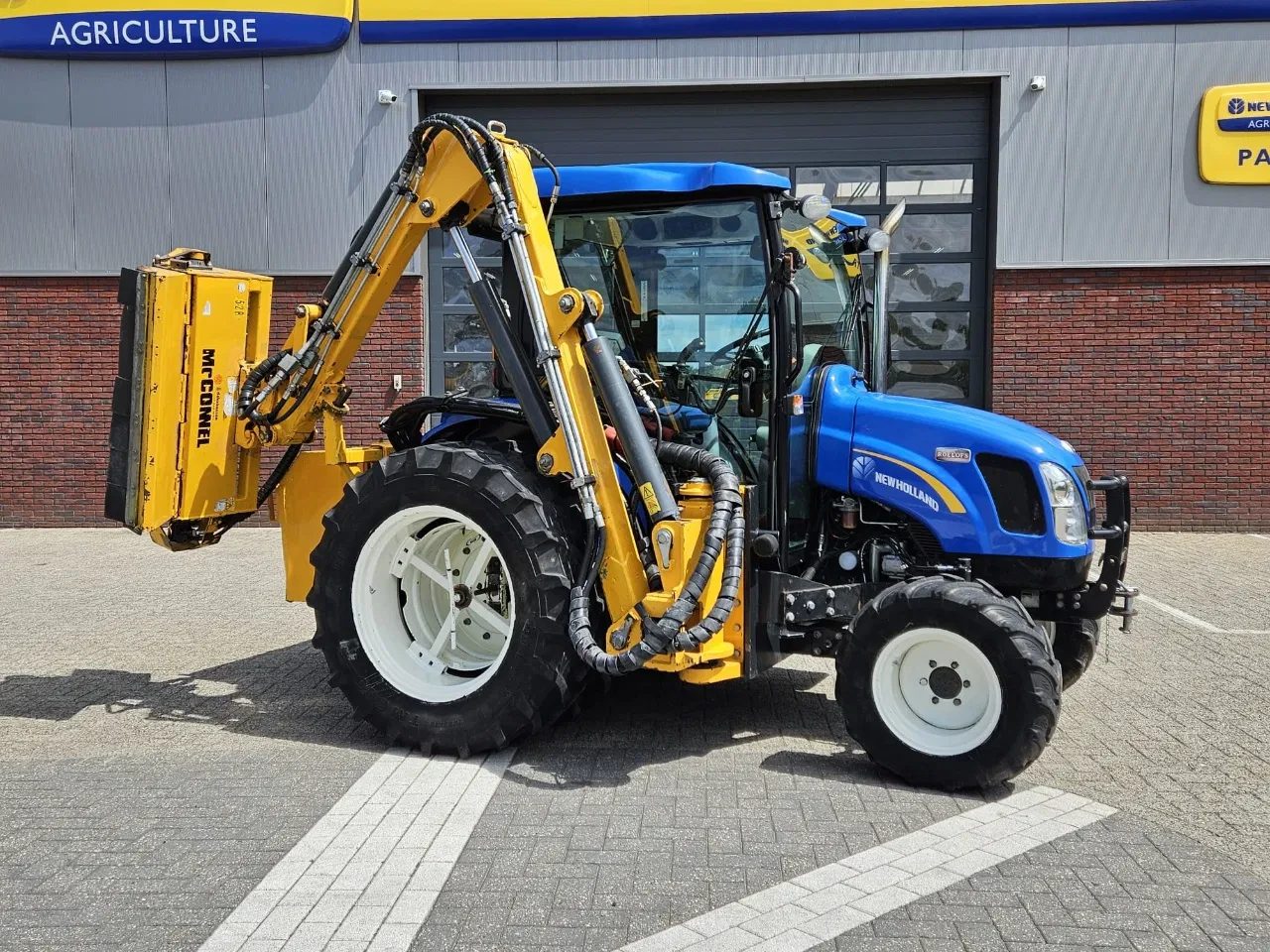 New Holland 2003 - Boomer 3050 met Bos Maaiarm afbeelding 2