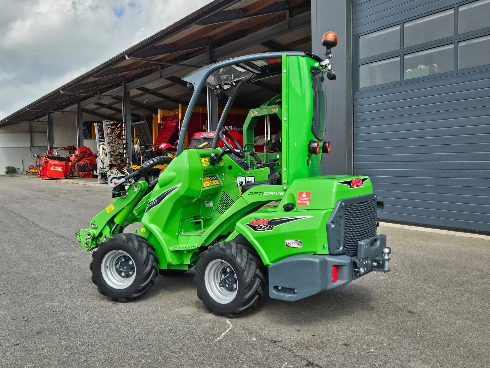 Avant 2024 - 528 TDL+ mini-shovel afbeelding 9