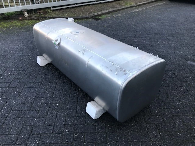 DAF 2018 - 1945569 BRANDSTOFTANK 690 LTR 19995X675X580 (ALS NIEUW) zdjęcie 3