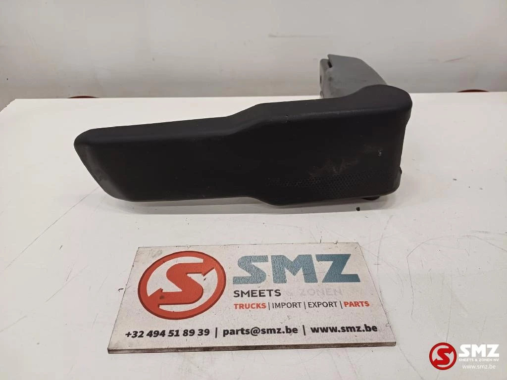 Caterpillar 2022 - Armrest left Caterpillar Bild 4
