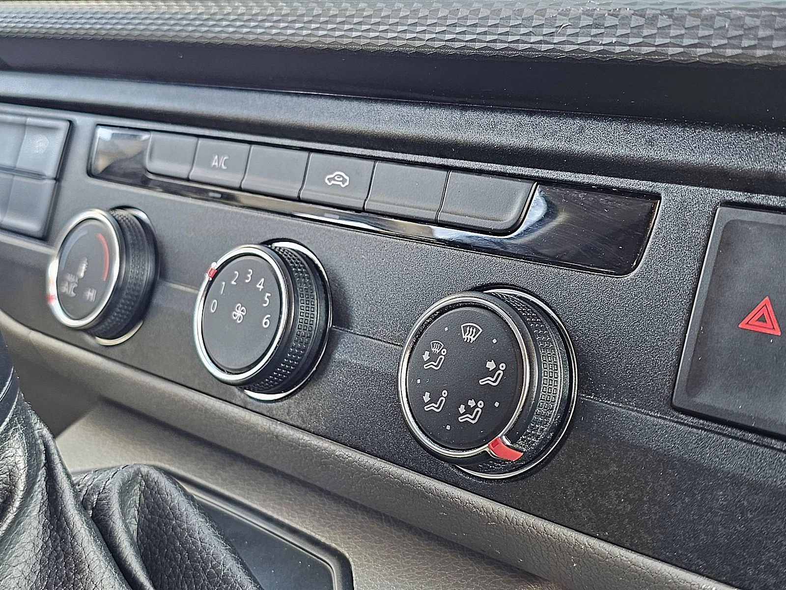 Volkswagen Transporter 2021 - 2.0 TDI obrázek 10