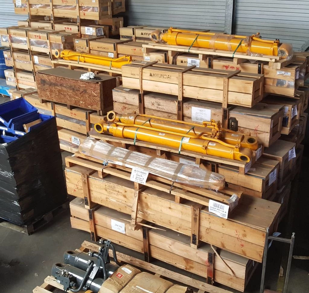 Hyundai - Boom Cylinder LH - Robex 320 LC-7, 31N9-50121 afbeelding 1