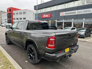 Dodge Ram 1500 2020 - 5.7 V8 4x4 Crew Cab Laramie Sport package image 9