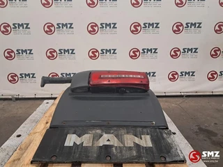 MAN 2021 - Occ achterspatbord rechtsachter + montagebeugel MA afbeelding 1 miniatuur