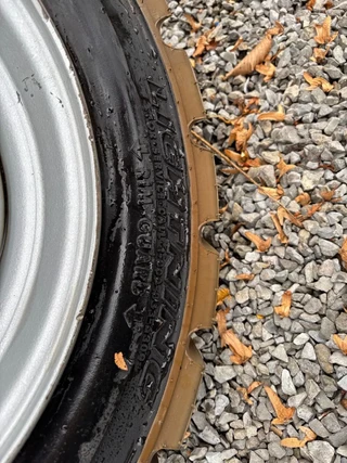 JLG N/A - E450AJ, OTR IN240/ 55D17.5 UNUSED solid tires + rims (set of 2) image 7