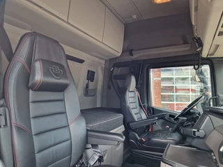 Scania S 2023 - 660S V8 NGS Highline 6x2 - Retarder - Full air - Leather - Led - Alloy wheels obrazek 22
