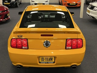 Ford Mustang 2009 - Coupe 4.6i V8 GT Premium 45th Anniversary Edition obrazek 44
