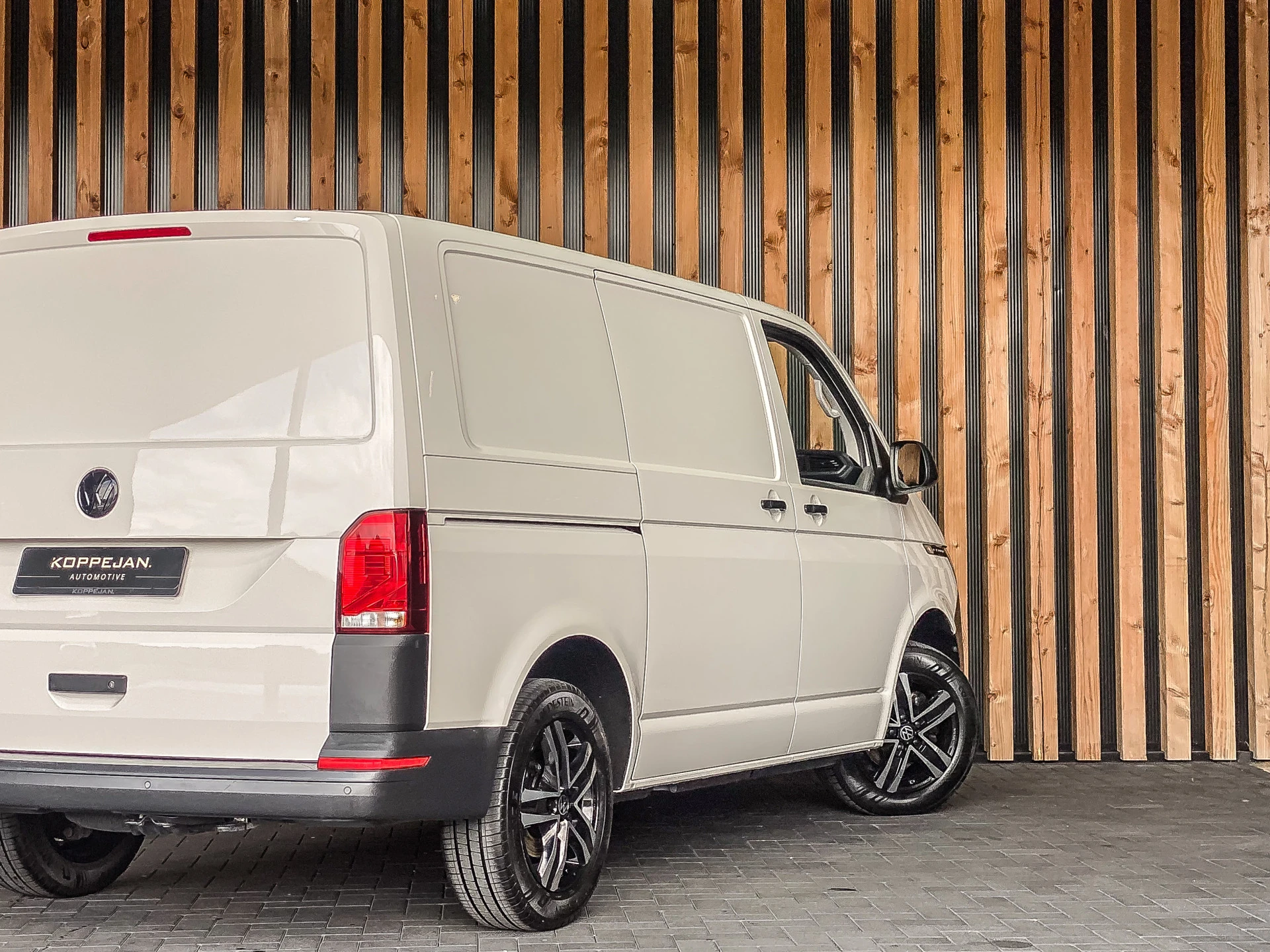 Volkswagen Transporter 2020 - 2.0 TDI 110PK Bestelwagen L1H1 afbeelding 18