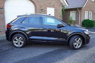 Volkswagen T-Roc 2025 - 1.5 TSI 150PK R-Line Edition DSG Schuif/kantel dak zdjęcie 2 miniatura