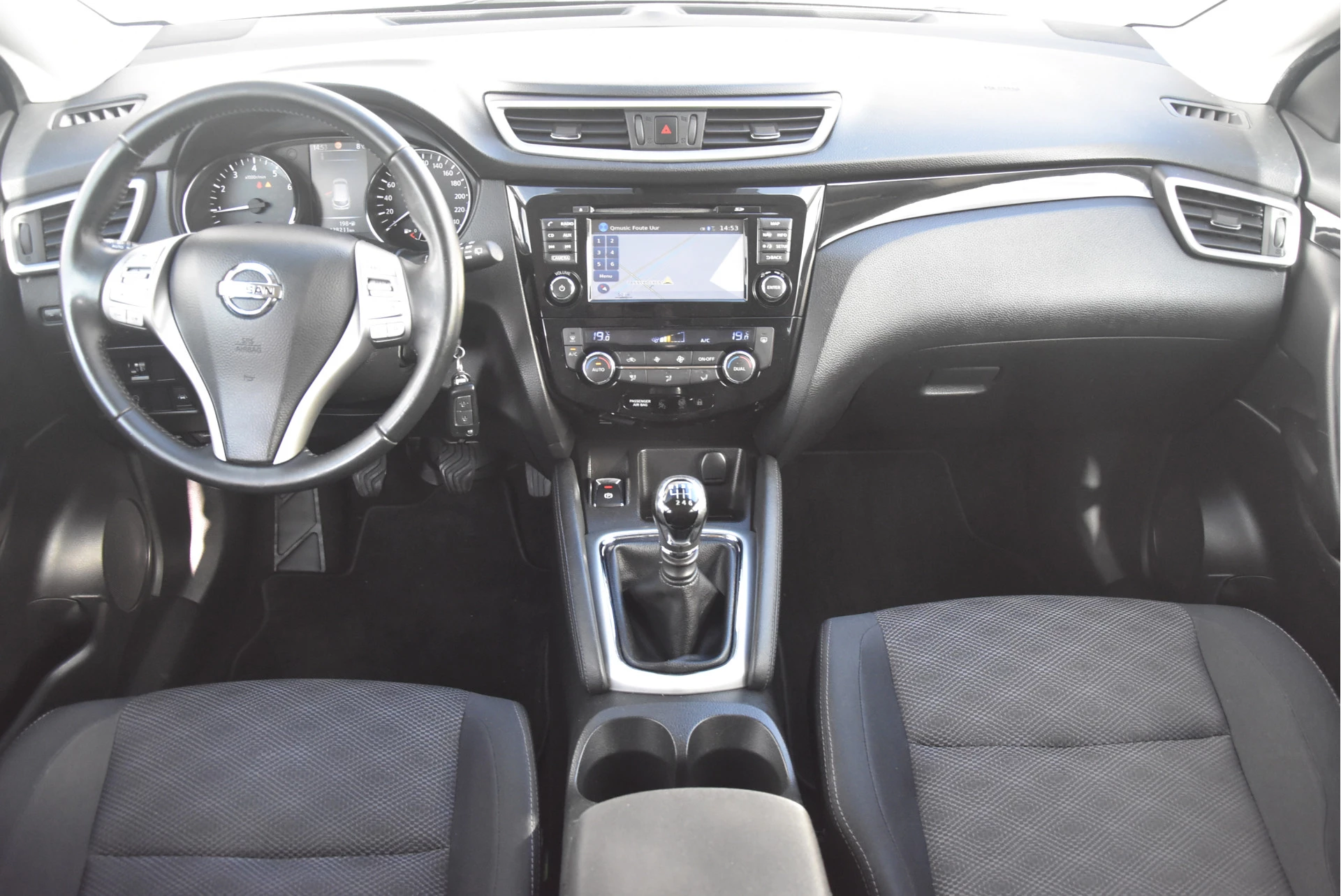 Nissan QASHQAI 2015 - 1.2 Connect Edition immagine 3