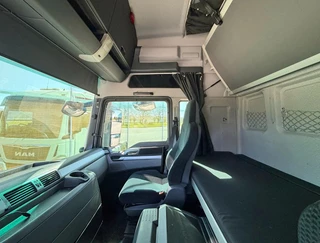 MAN TGX 2016 - 18.440 EURO 6 PARK AIRCO 2X TANKS SMART TACHO 2 HOLLAND TRUCK 2 PIECES AVAILABLE bild 8