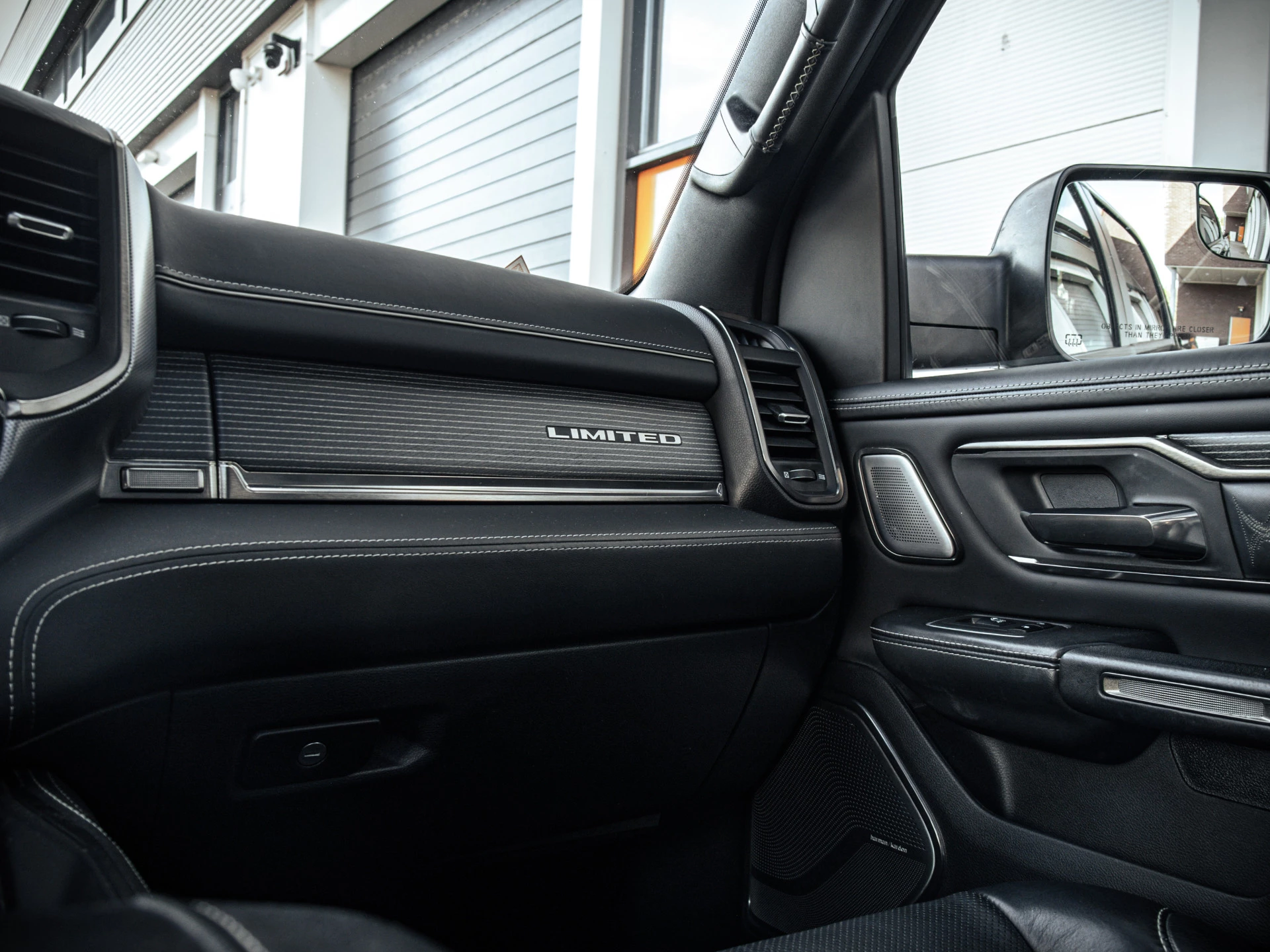 Dodge Ram 1500 2021 - 5.7 V8 4x4 Crew Cab Limited afbeelding 17