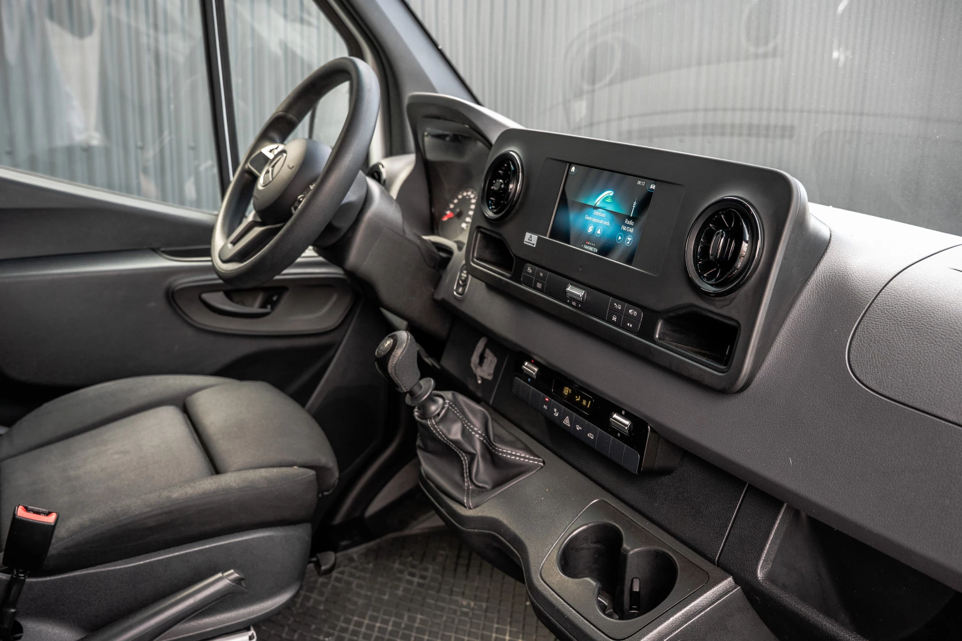 Mercedes-Benz Sprinter 2020 - 311 CDI RWD L2H2 | | Volledig Ingericht | Mbux | Camera | Climatronic afbeelding 2