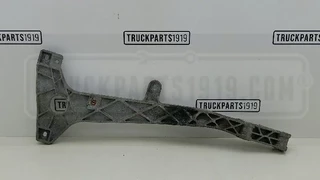 Mercedes-Benz N/A - Body & Chassis Parts Bumpersteun Re. MB MP4 obrazek 1
