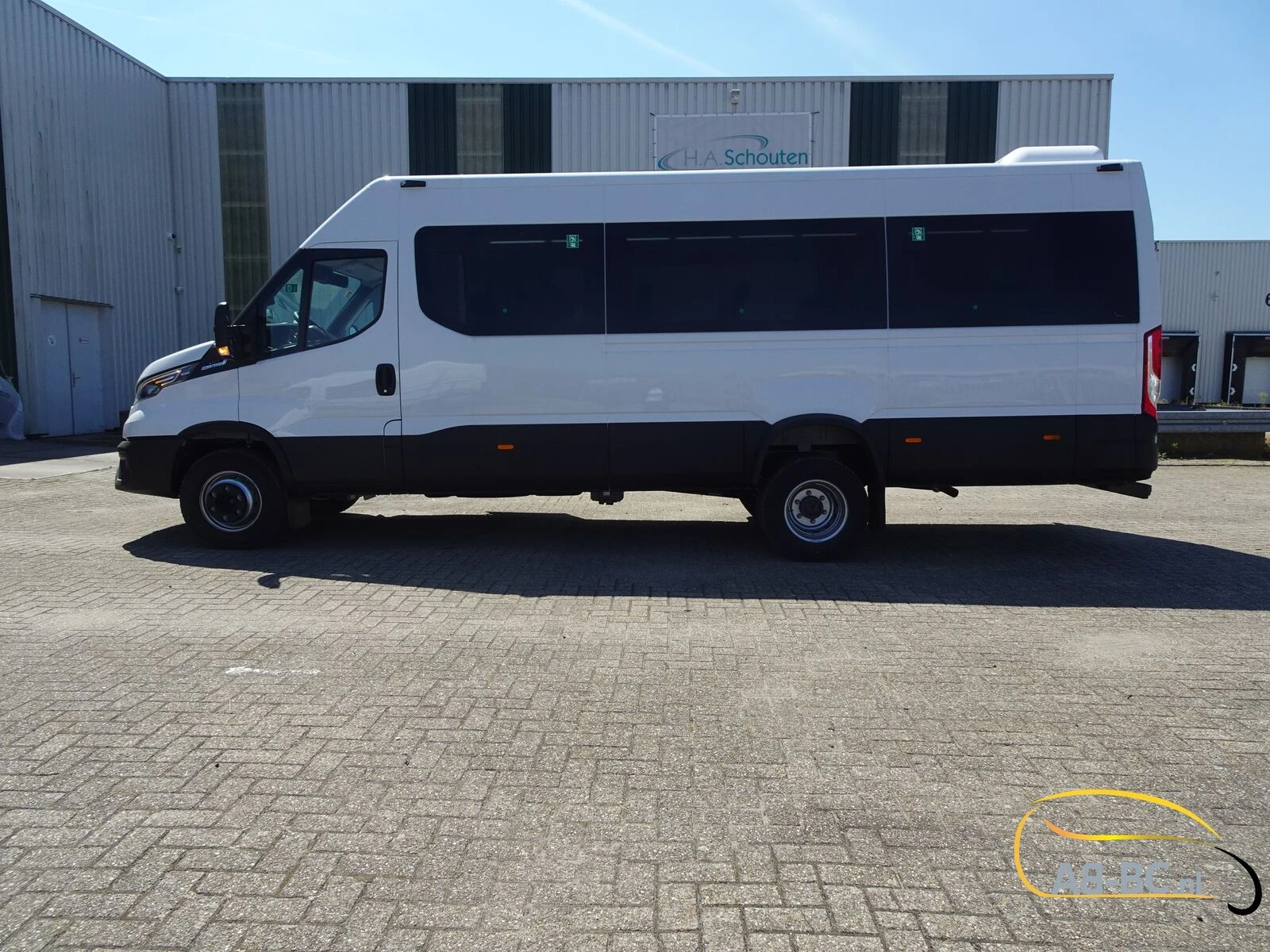 Iveco Daily - 65C18HA8 NEW Automatic 24 seats afbeelding 11
