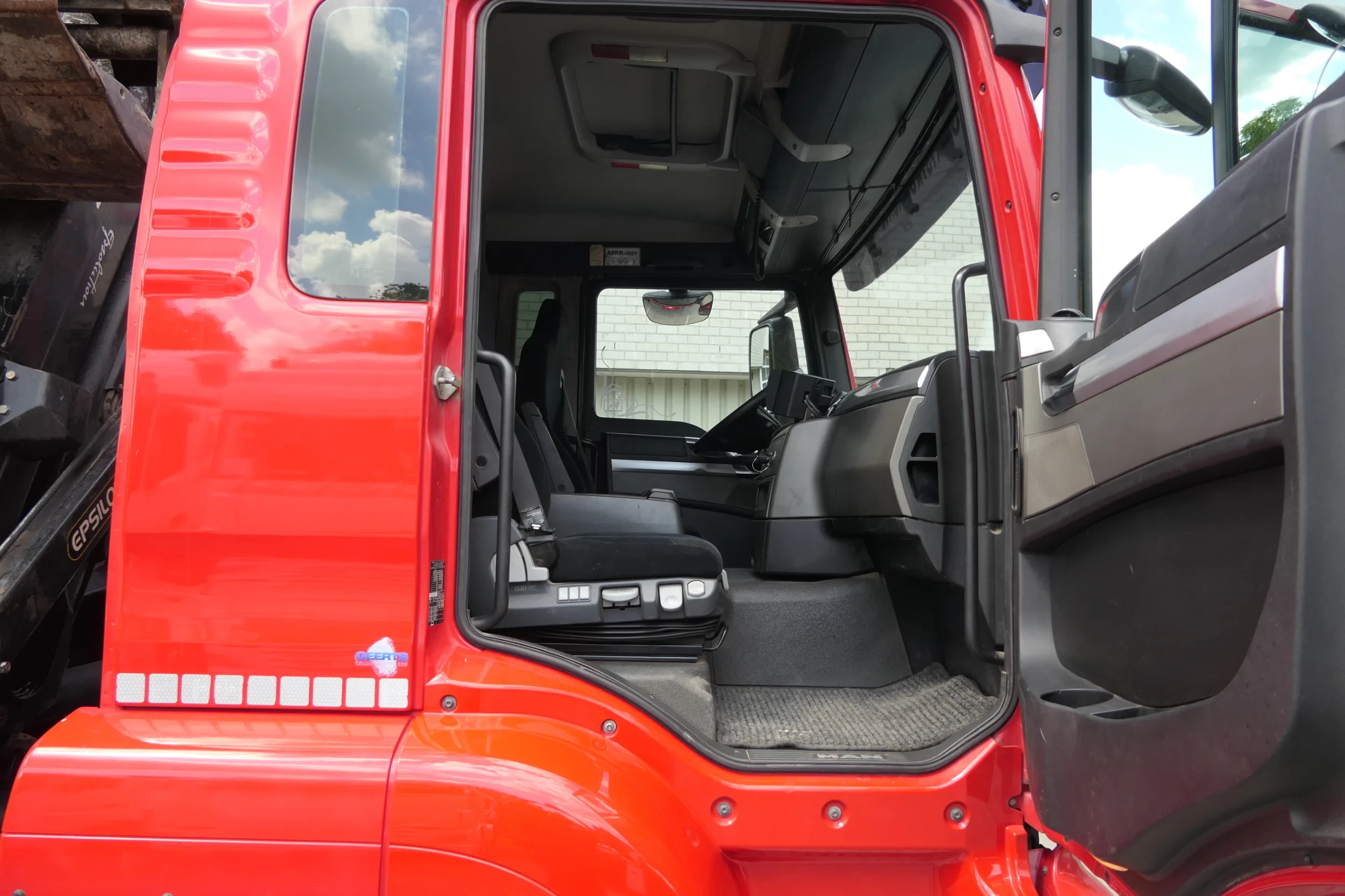 MAN TGS 2014 - 26.480 | 6X6 | 2 Side Tipper + Hydraulic dust cover | PALFINGER Q170Z84TI + Easy fold | 665130Km | 2014 | Full Steel | Drum brakes | Trailer coupling | TUV/MOT/APK 08-2026 | NL-Truck afbeelding 53