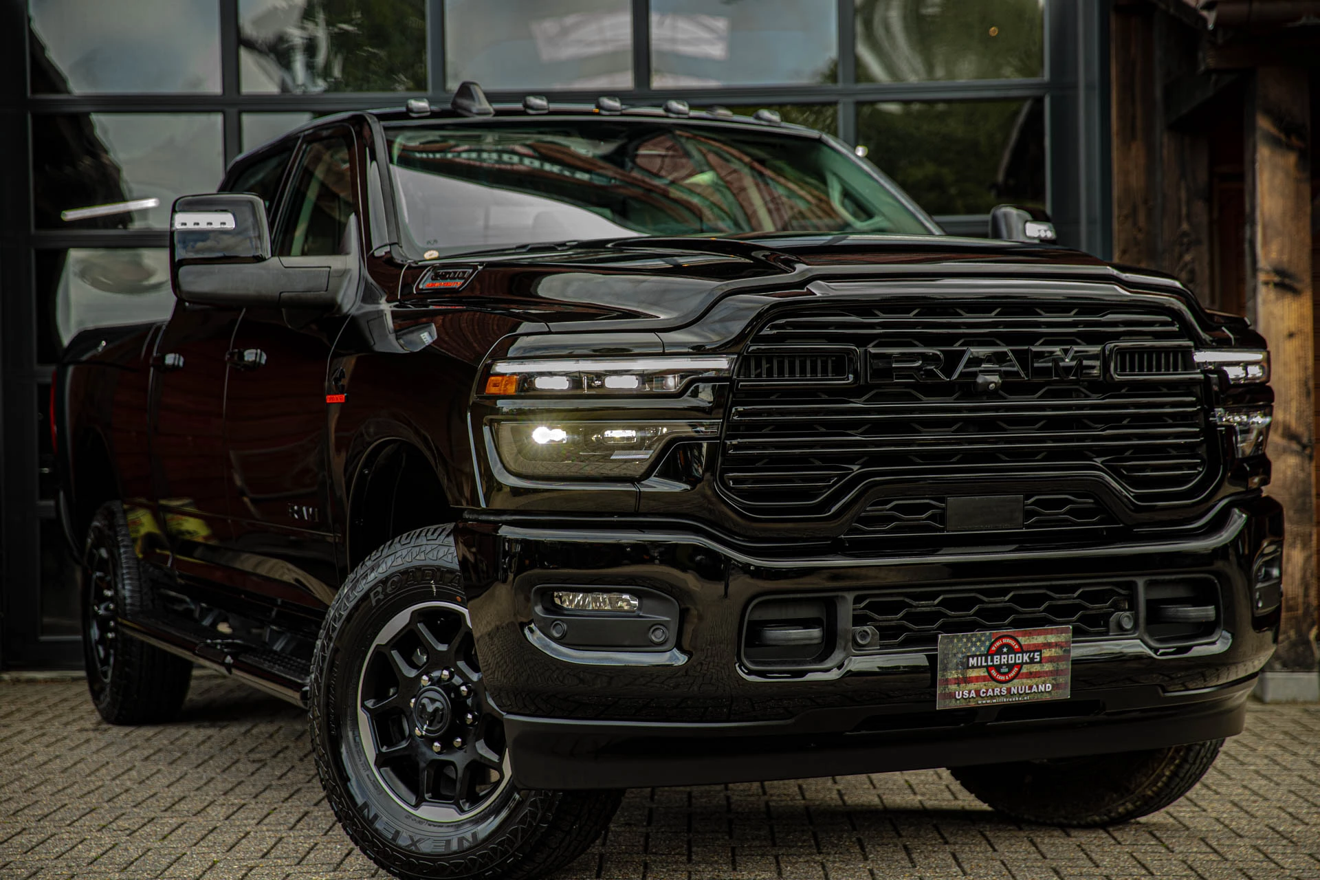 Dodge Ram 2026 - 2500 laramie 6.7L Cummins black edition afbeelding 1