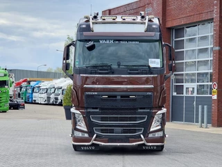 Volvo FH 2018 - 13.500 Globetrotter 6x2*4 - BDF - 4.90 WB - Full air - image 2
