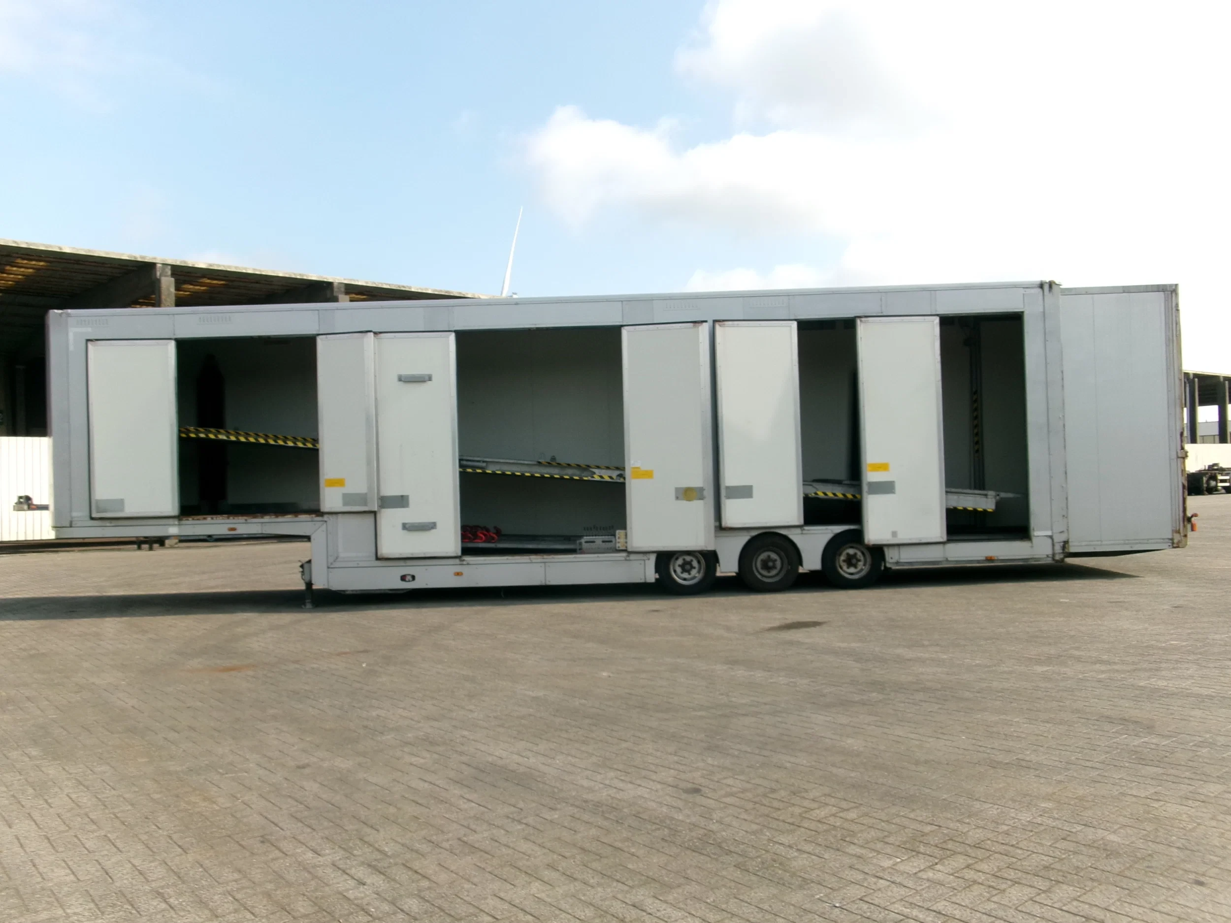 KAESSBOHRER SP-9-16CVTG 2010 - SP-9-16CVTG APK 07-2027 afbeelding 4
