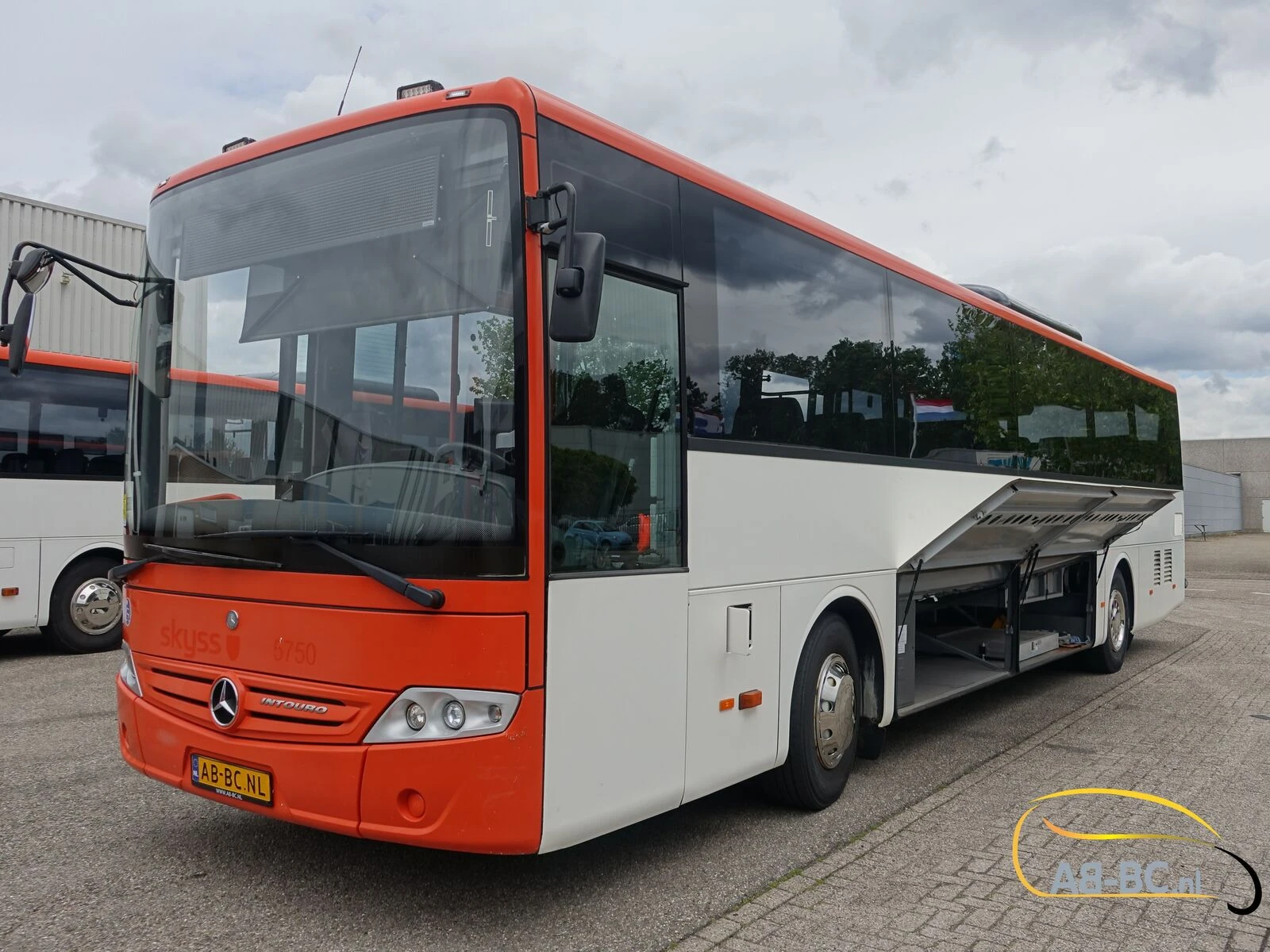 Mercedes-Benz Intouro 49 Seats Liftbus EURO 6 2016 afbeelding 28