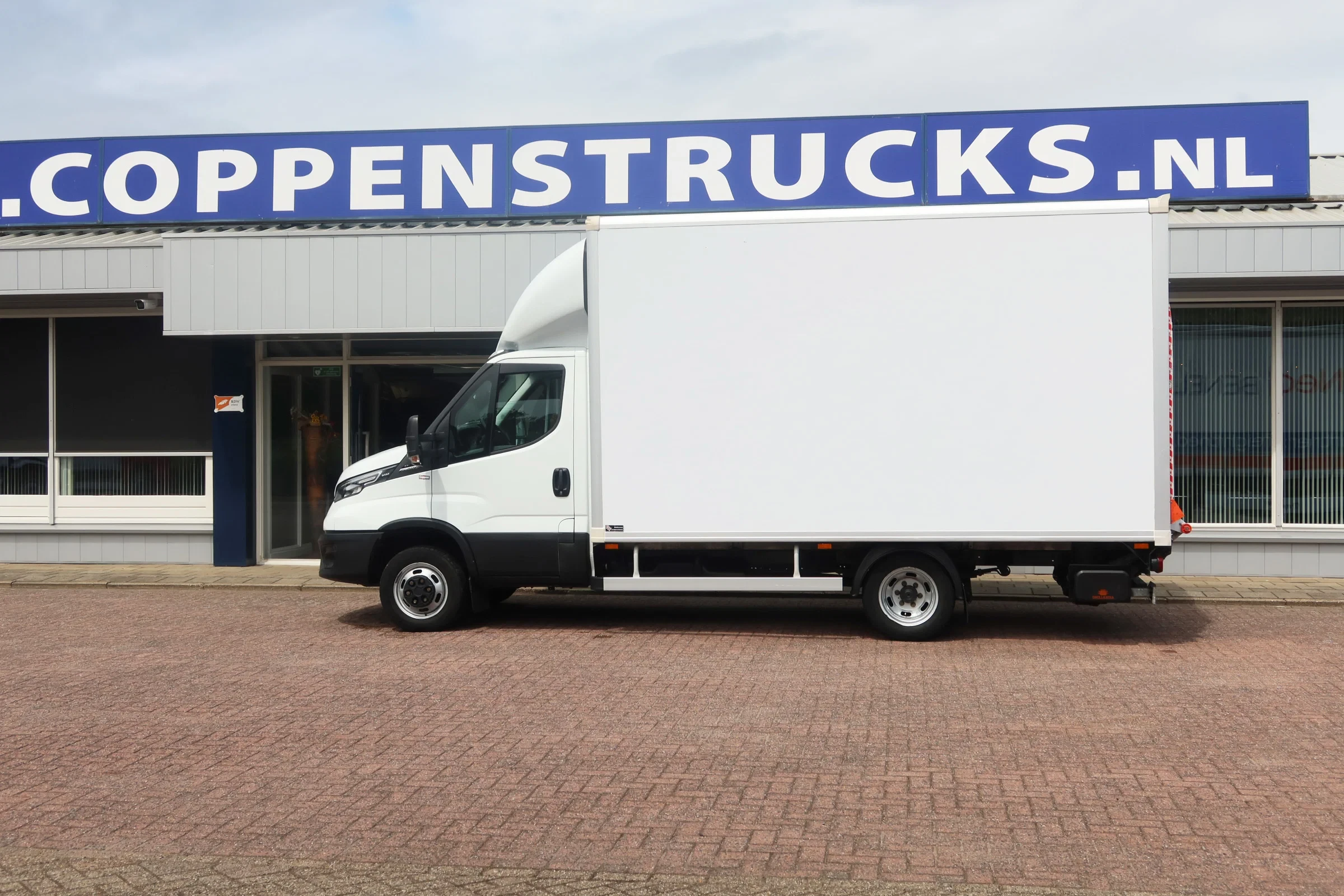 Iveco 50C18 2024 - C1 Rijbewijs. Laadvermogen 2184 KG. Hi-Matic Bak+klep 1.000 kg afbeelding 8