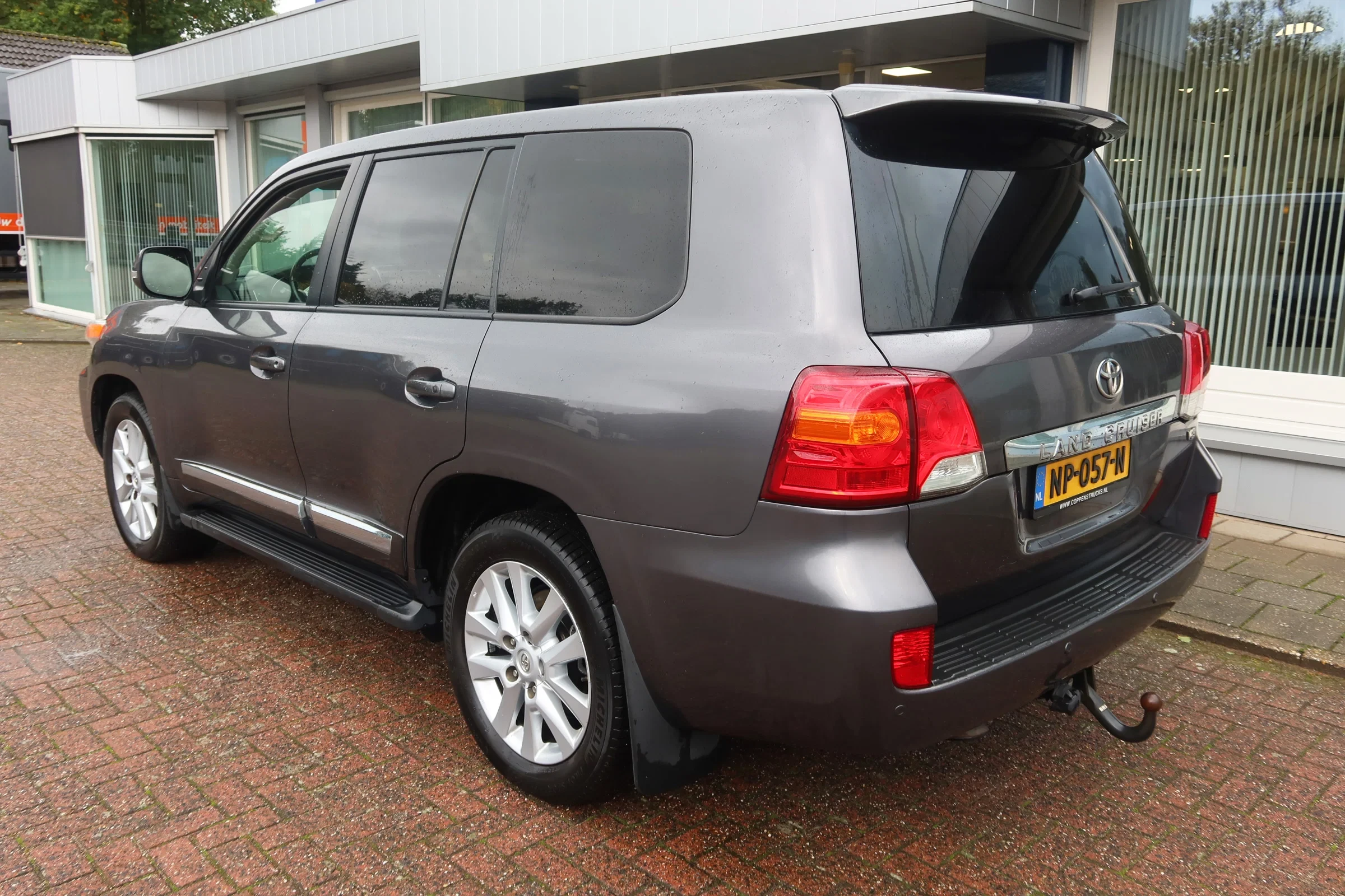 Toyota Land Cruiser 2016 - (200 SERIES) V8 200 5.5 Executive 7 persoons. Luchtvering. €42.500.- Marge immagine 23
