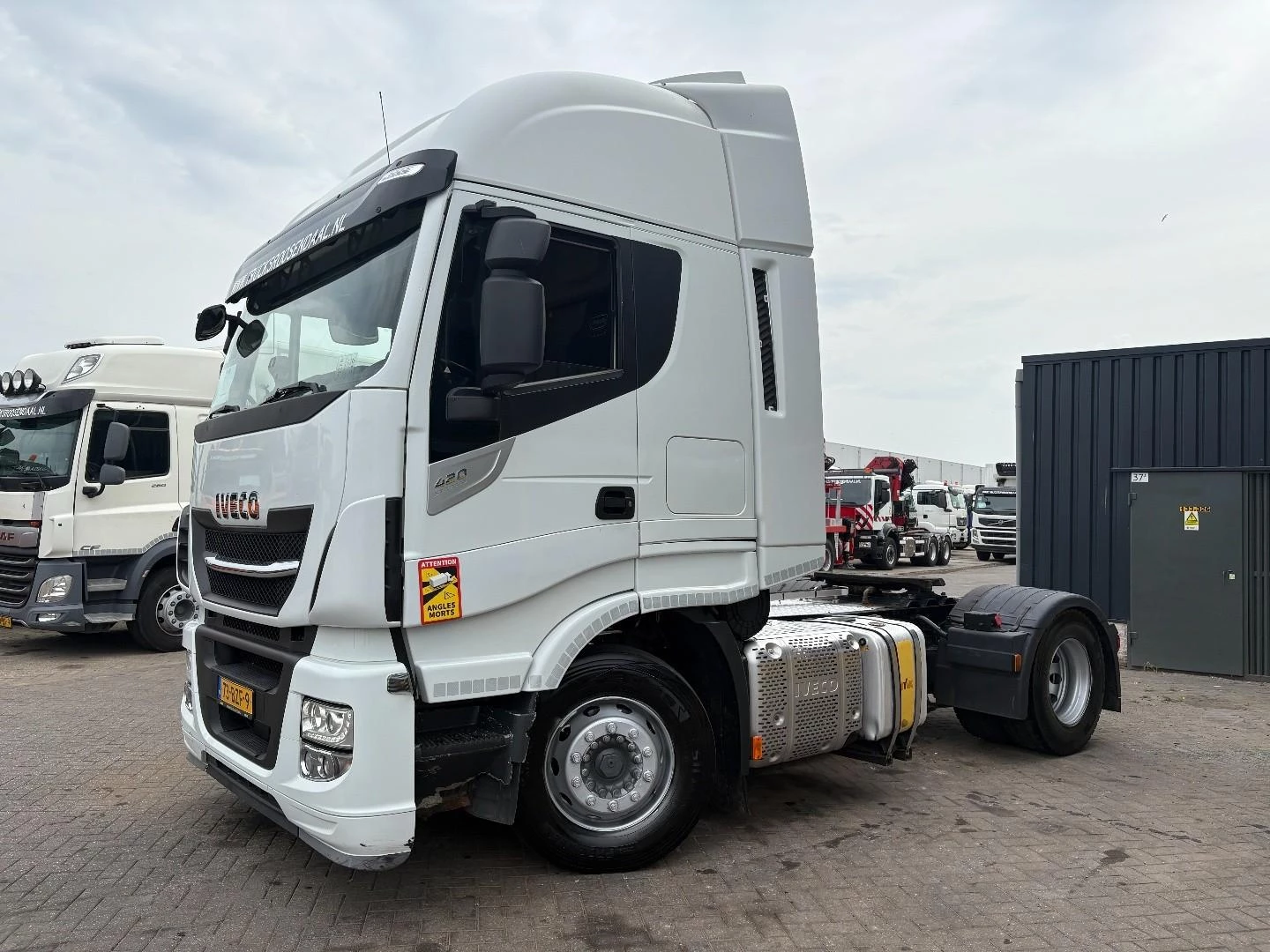 Iveco Stralis 2019 - 420 imagem 2