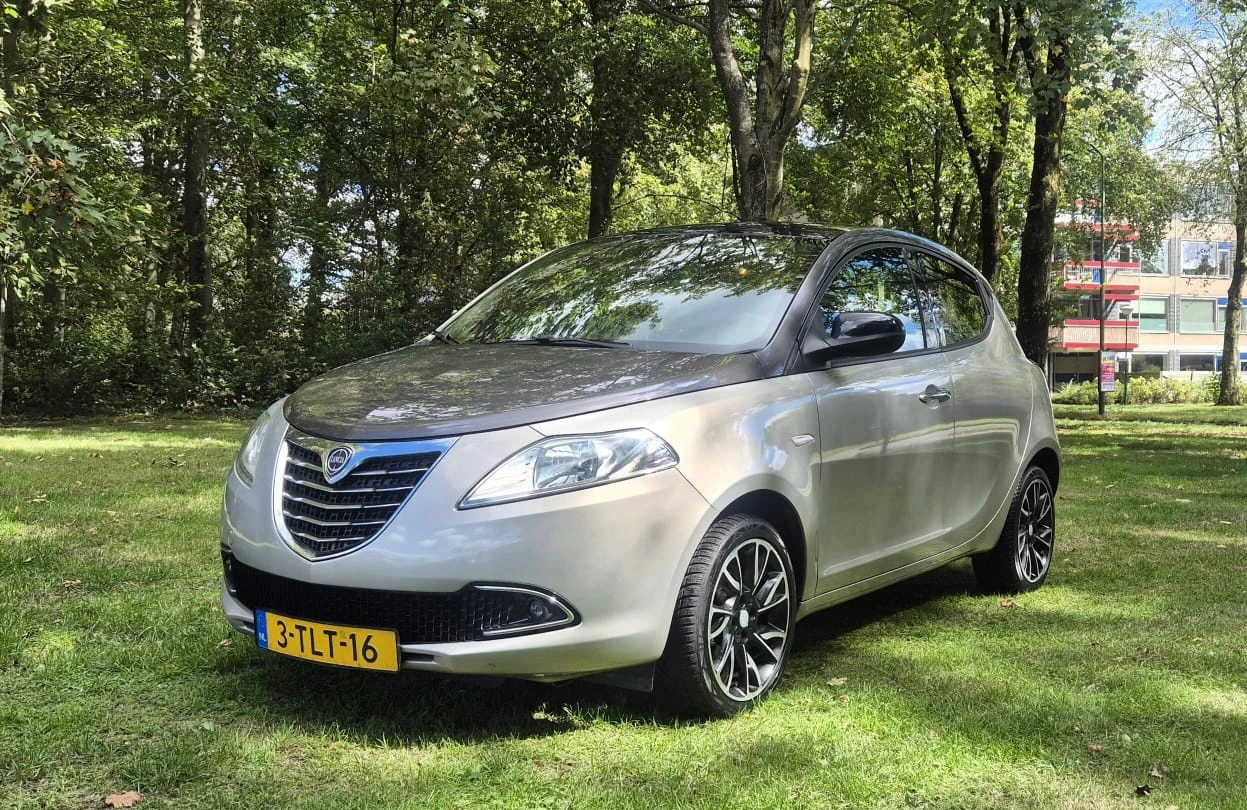 Lancia Ypsilon 2014 - 0.9 TwinAir Platinum bj.2014 5 Drs|Leder|Clima|Nap. afbeelding 1