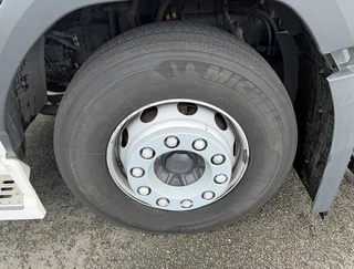 Volvo FM 410 2018 - EURO 6 VOL LUCHTGEVEERD 2XTANKS 106 CM SCHOTEL HOOGTE 345.000 KM IN SUPER CONDITIE zdjecie 16