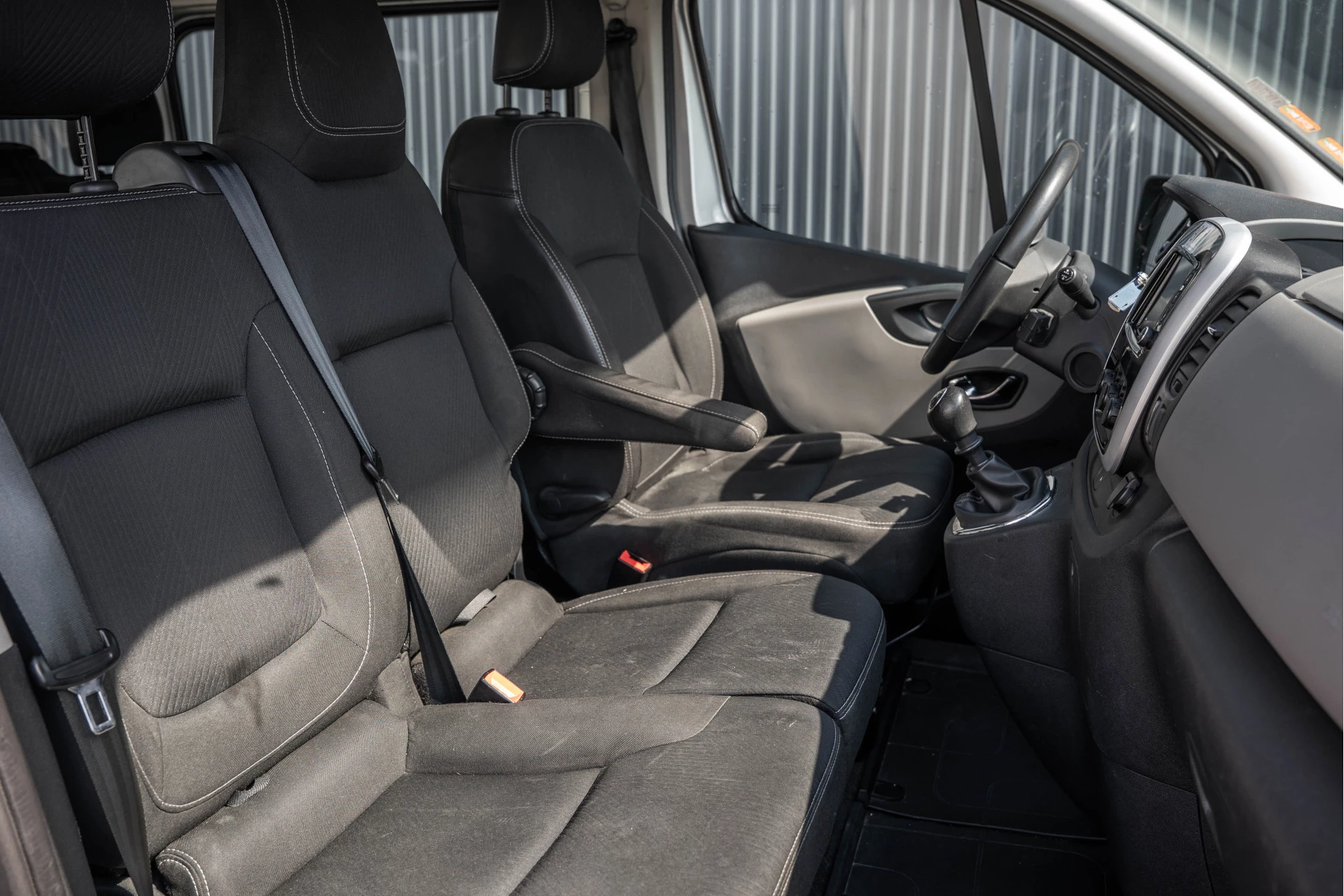 Renault Trafic 2018 - Passenger **1.6dCi 9-Pers L2H1 | Incl. BPM, BTW vrij | R-Link | Navi | Airco | Cruise | PDC | MF Stuur | Start / Stop** zdjęcie 13