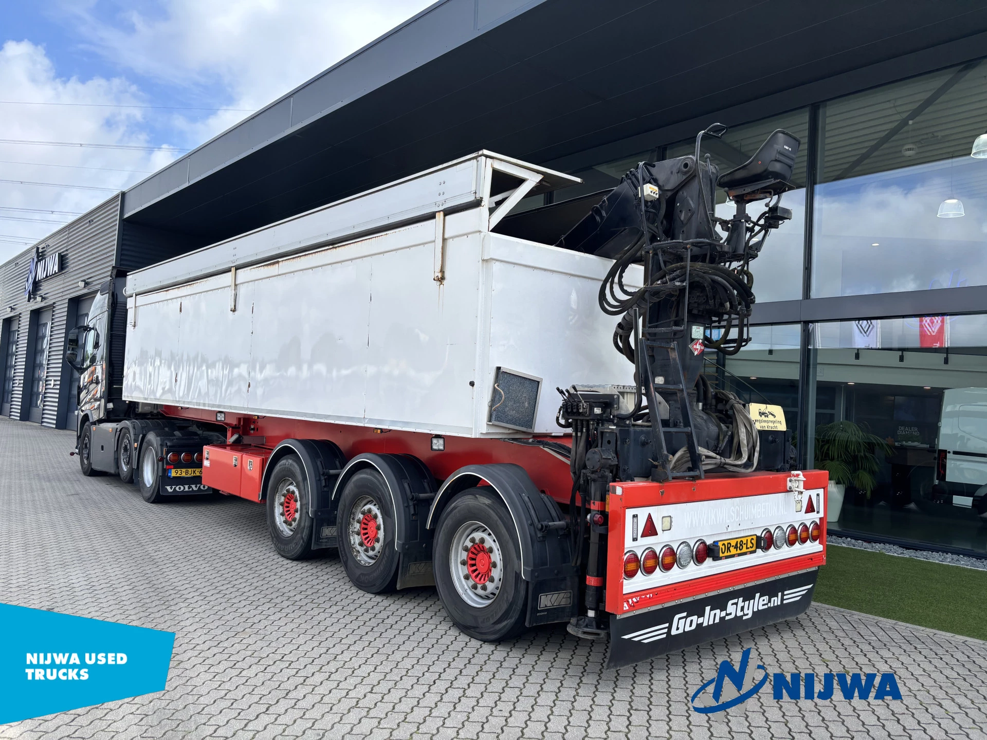 Volvo FH 2017 - FH16 750 6x2/4 i.c.m. KWB P3 oplegger met Hiab 1185 83 kraan obrázek 4
